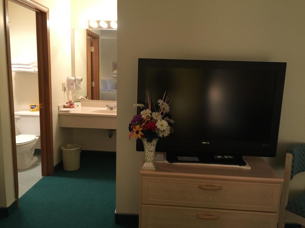Americas Best Value Inn & Suites - Bluffton Quarto foto