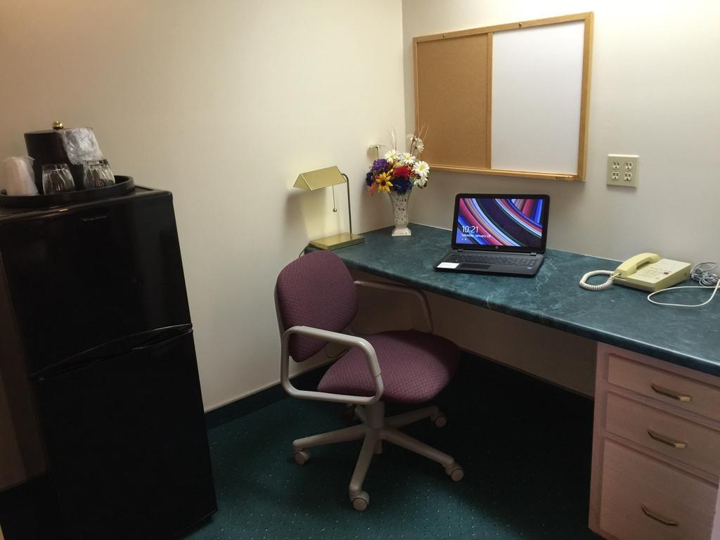 Americas Best Value Inn & Suites - Bluffton Quarto foto