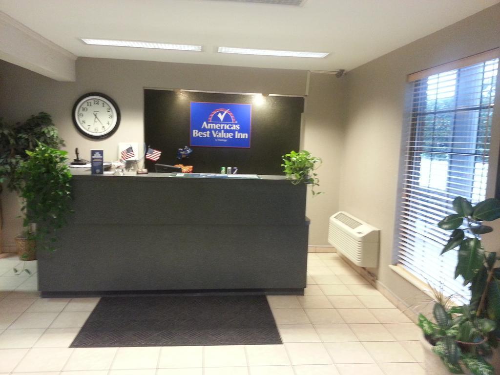 Americas Best Value Inn & Suites - Bluffton Exterior foto