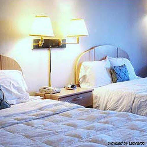 Americas Best Value Inn & Suites - Bluffton Quarto foto